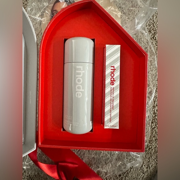 Rhode Holiday Duo - Peppermint Glaze Peptide Lip & Glazing Milk - Picture 2 of 5